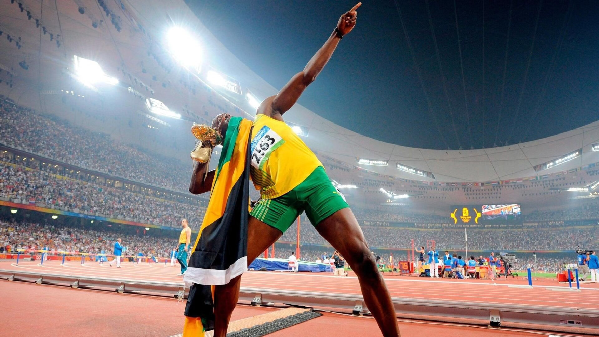 欧冠八强战火重燃,豪门对决引爆全球瞩目